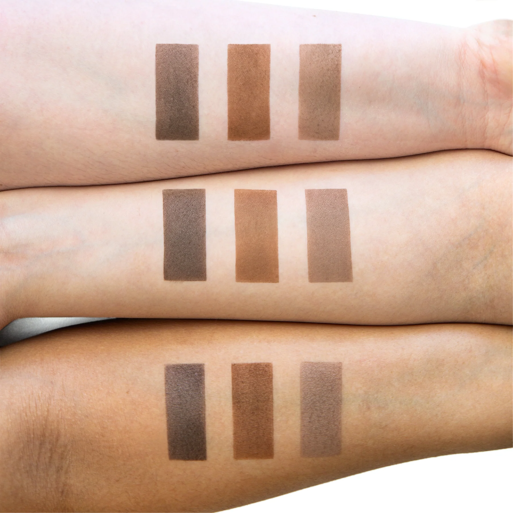 browpow cg arm 2 Пудра за вежди theBalm Brow Pow