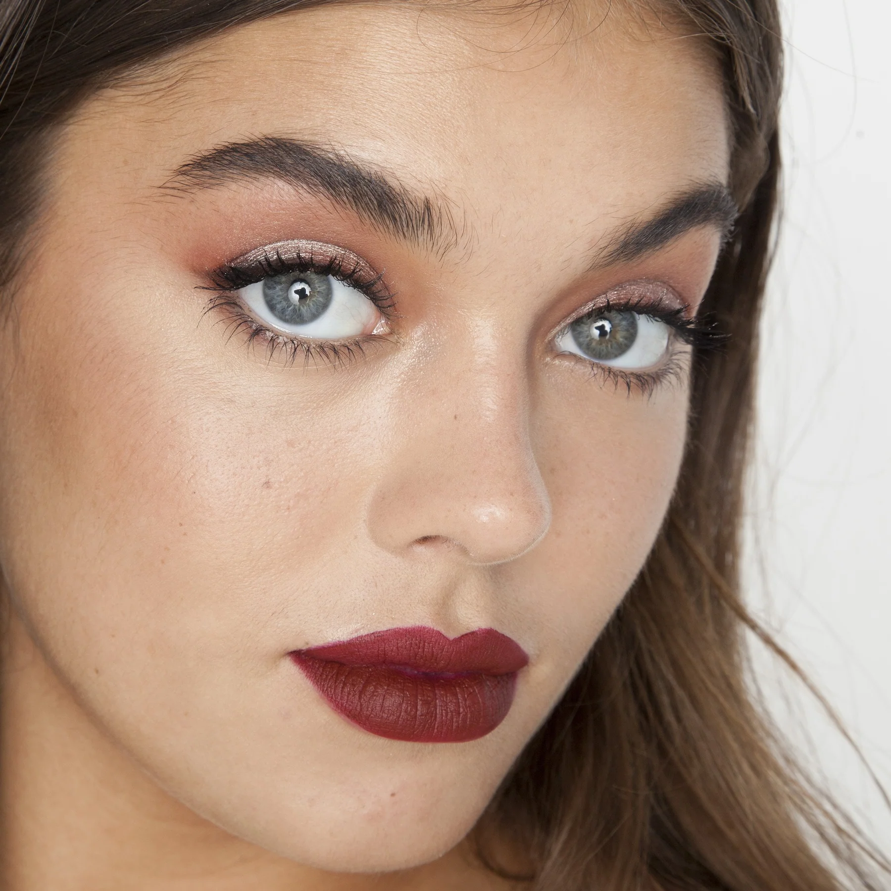 madlash_model madlash model Спирала за очи theBalm Mad Lash