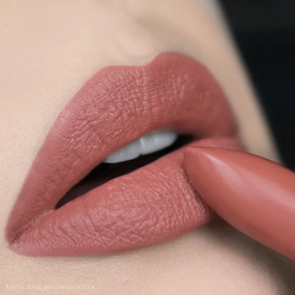Матово червило Youngblood Intimatte Mineral Matte Lipstick