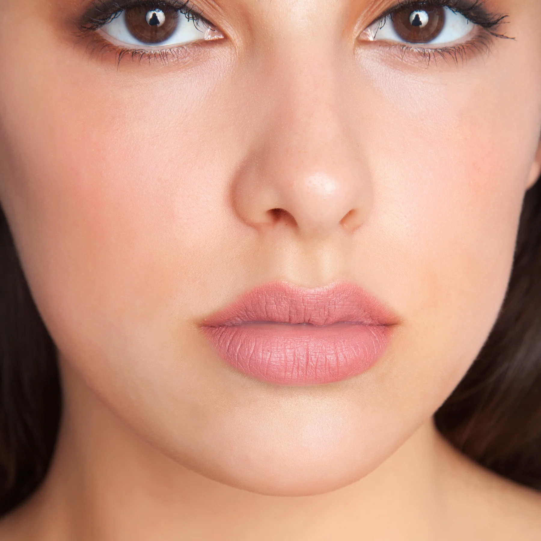 theBalm Sexy Mama-Матираща пудра за лице