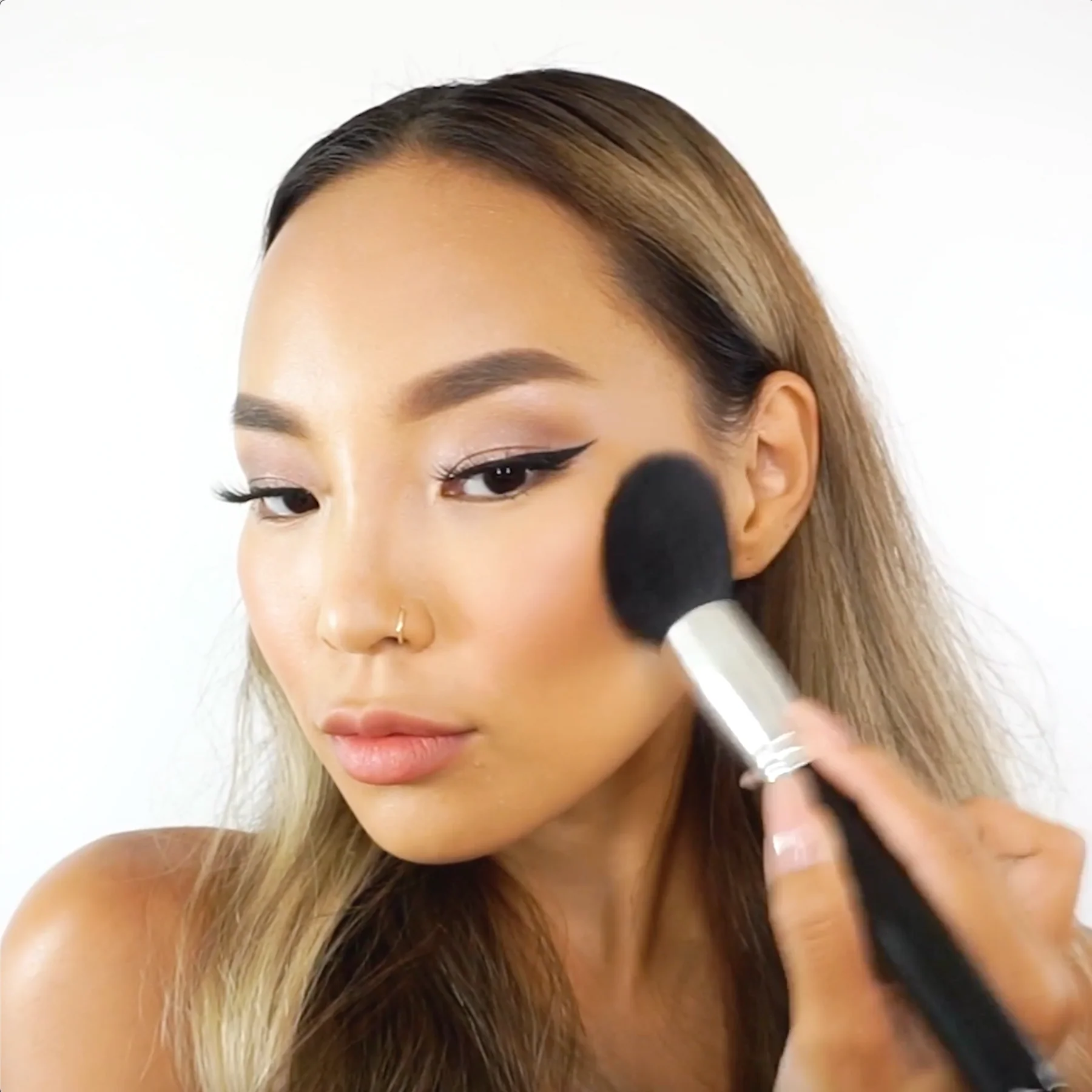 Руж theBalm Third Date Blush