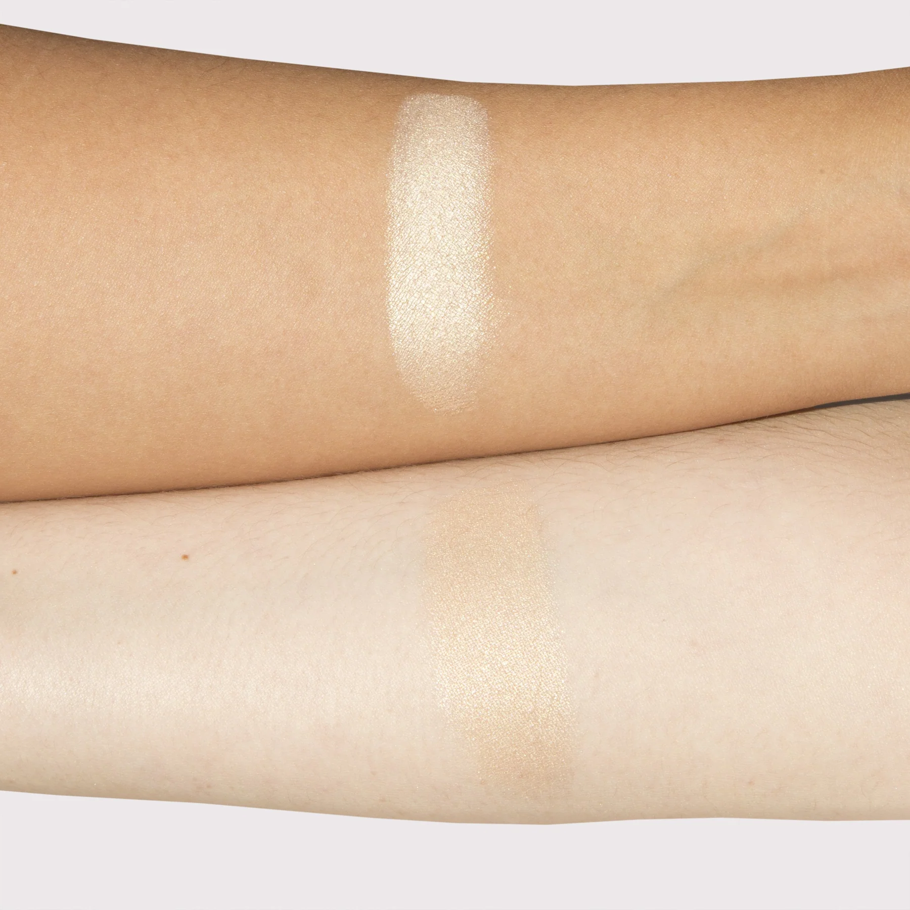 marylou swatch Хайлайтър theBalm Mary-Lou Manizer