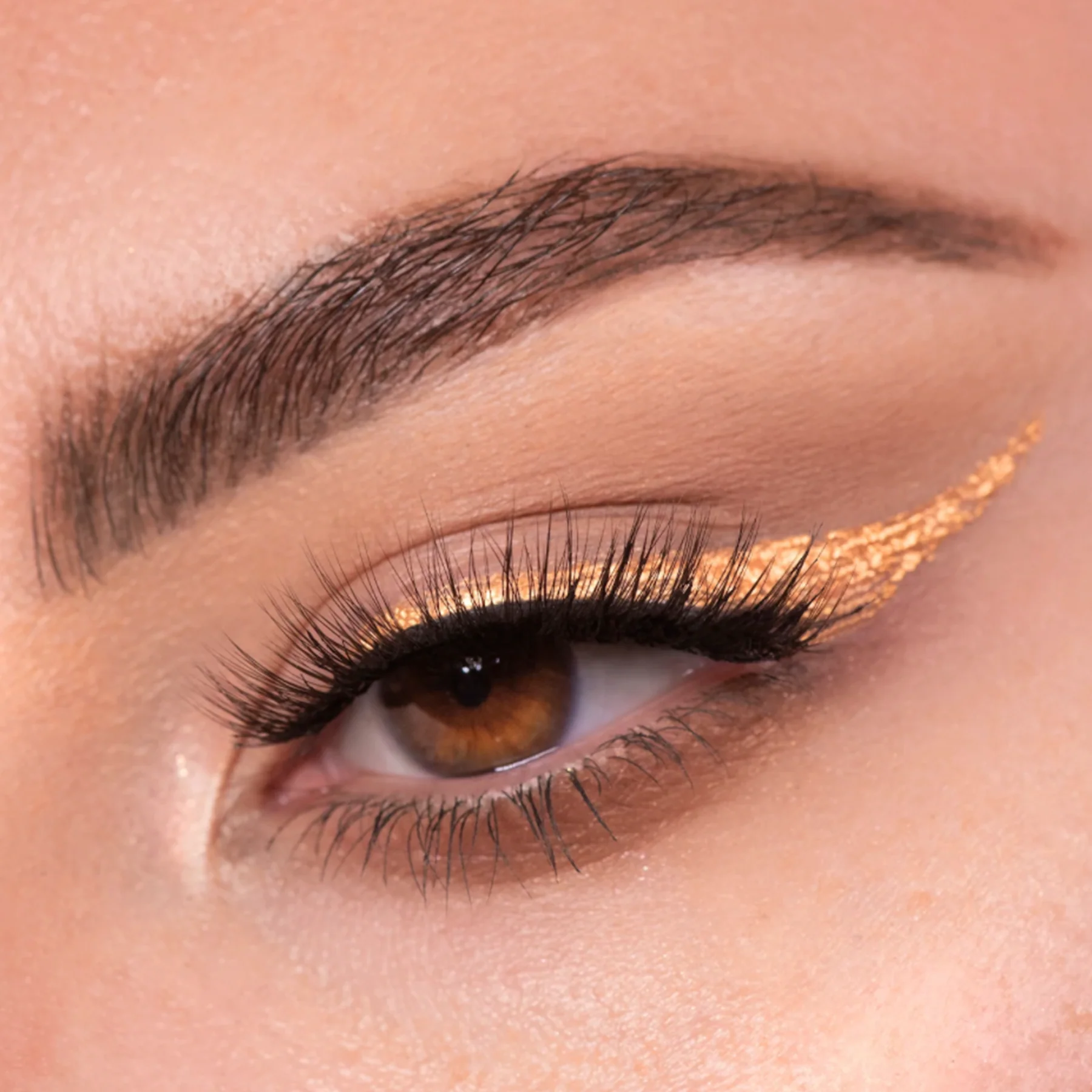 schwing 14kgold eye Течна очна линия theBalm Schwing!