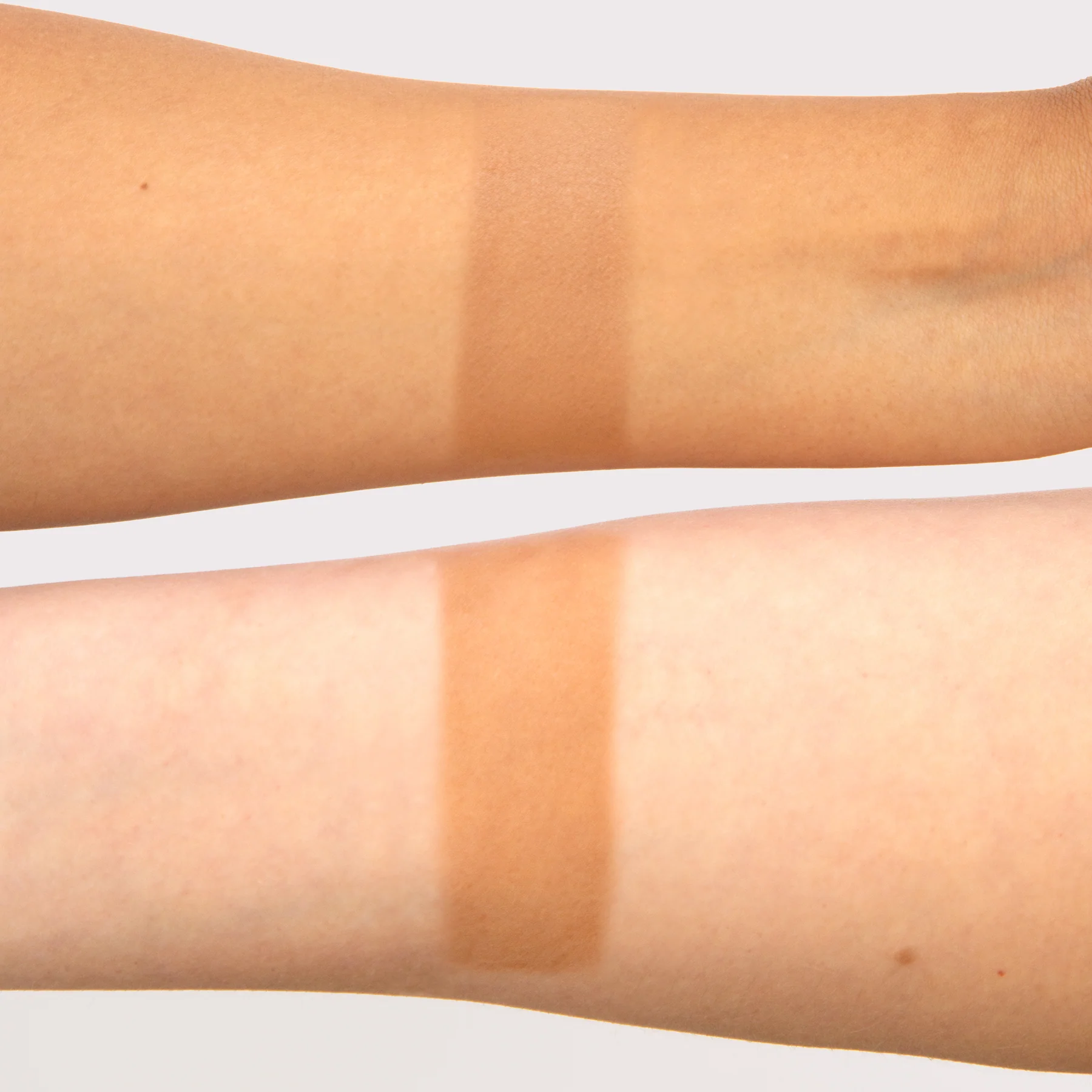 Bahama-mama_swatch_0d915592-5609-4336-9e2c-35577394e811 Матиращ бронзант theBalm Bahama Mama Travel size