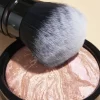 LauraGeller_RetractableAirbrushKabukiBrush_Lifestyle4-ECommerce_JPG_800x Козметична четка за пудра Laura Geller Retractable Airbrush Kabuki Brush
