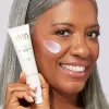 LG-SpackleOGClear-ModelImage2-ECommerce_JPG_800x Основа за грим Laura Geller Spackle Skin Perfecting Primer