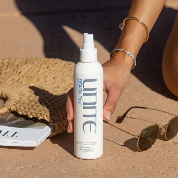 2022 site update product pages beachdaybeach day model Текстуриращ спрей за коса Unite Beach Day