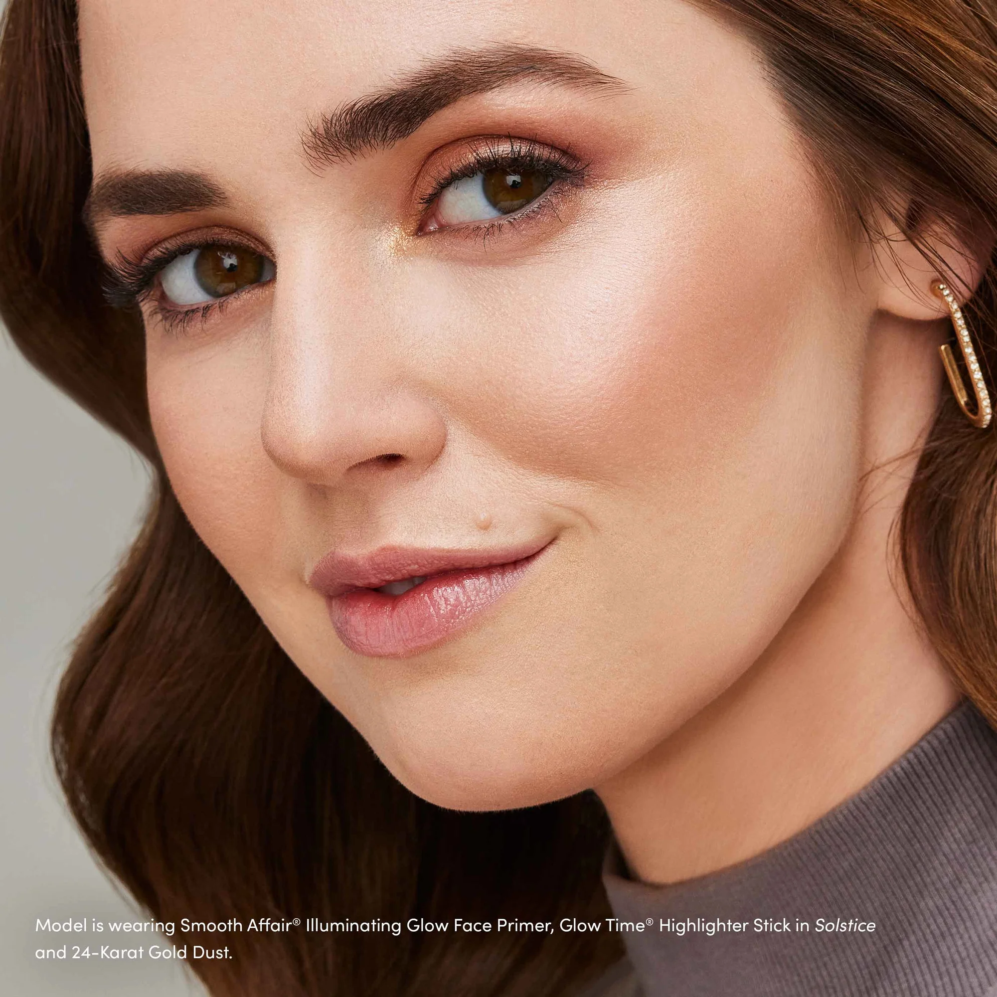 2023 holiday model makeupkit3 pdp 9a31ec67 aa25 447a 8200 Блестящи сенки Jane Iredale 24 Karat Gold Dust