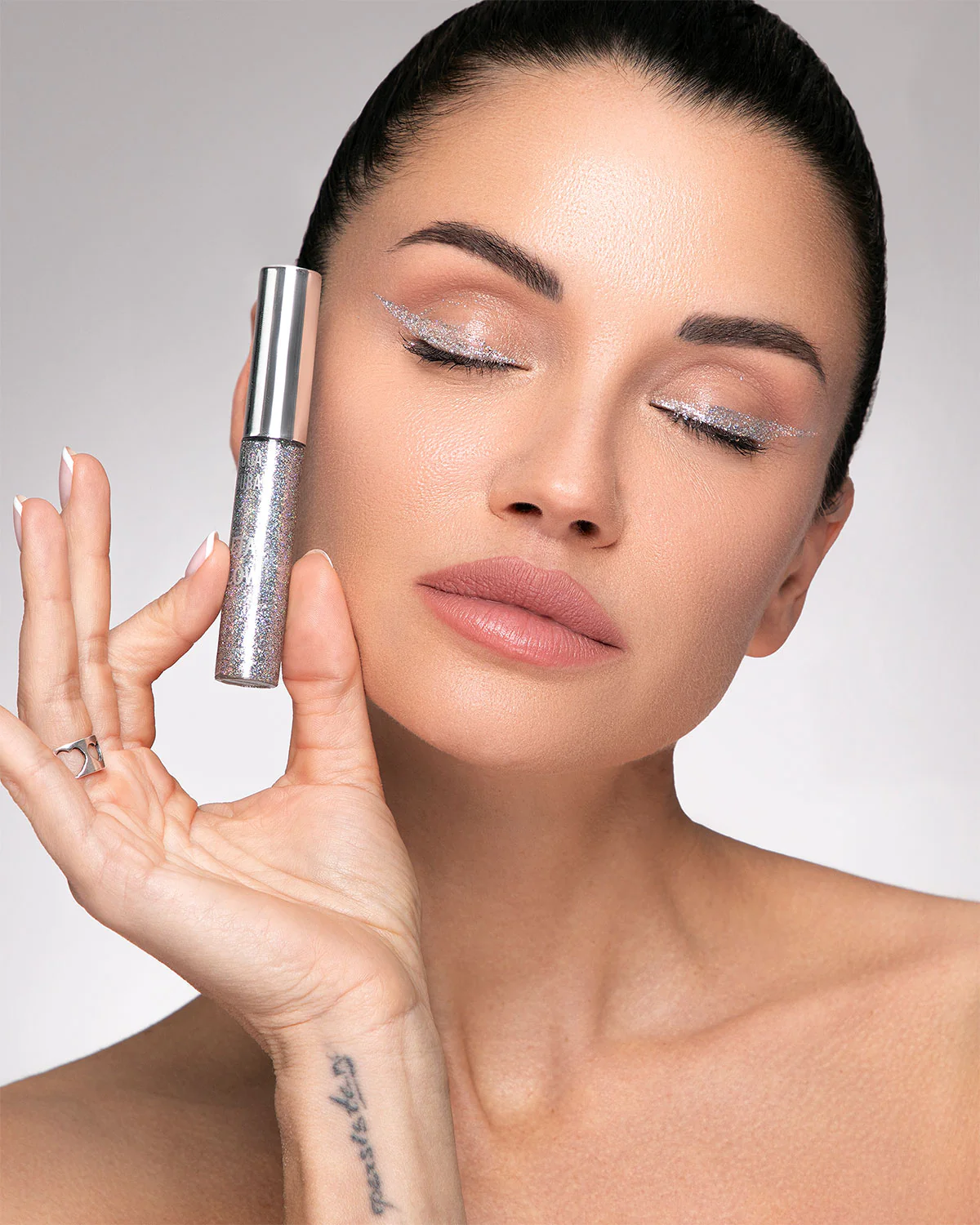 metal glow 3 Блестяща очна линия Suga Buba Metal Glow Hologram