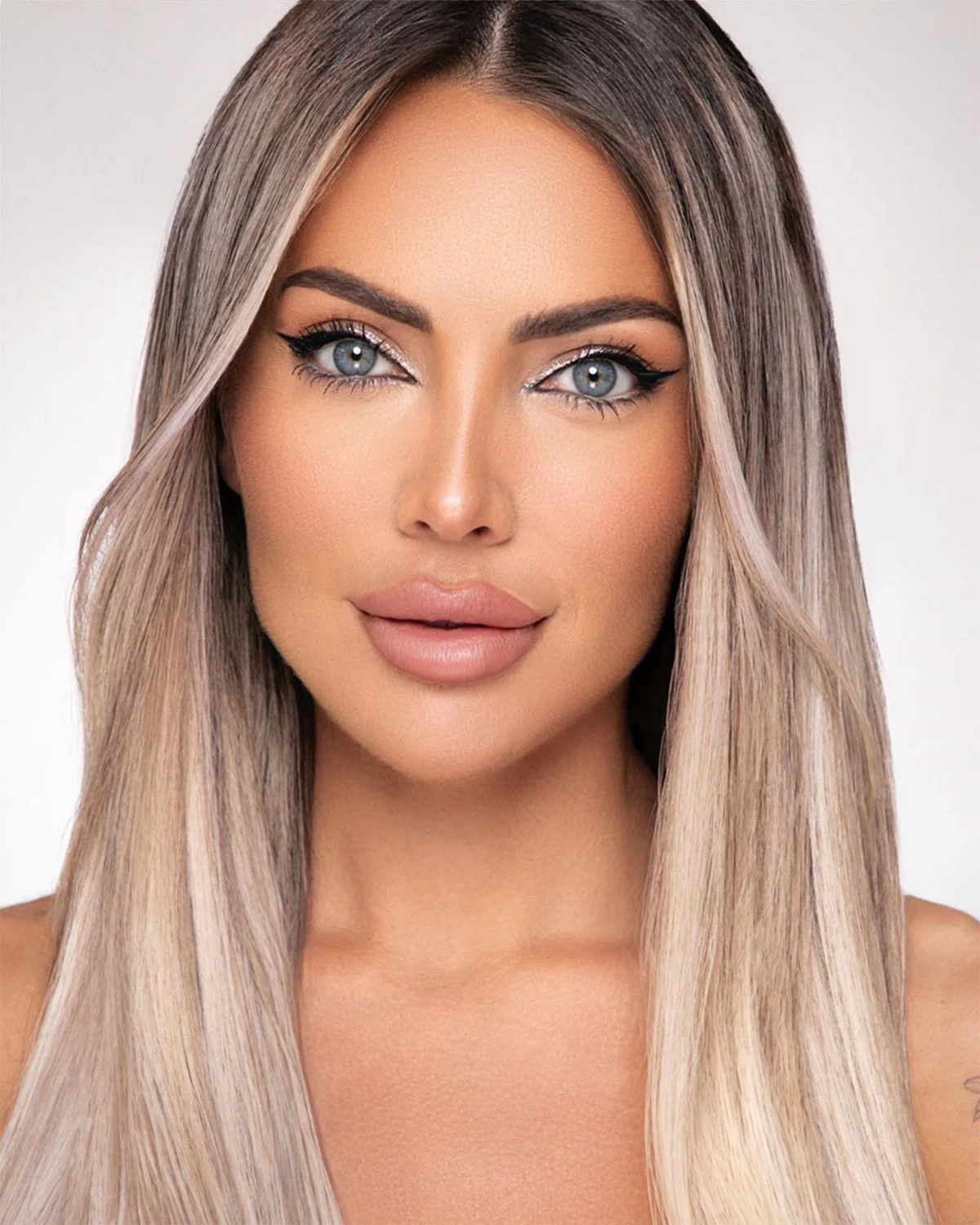 Блестяща очна линия Suga Buba Metal Glow Hologram