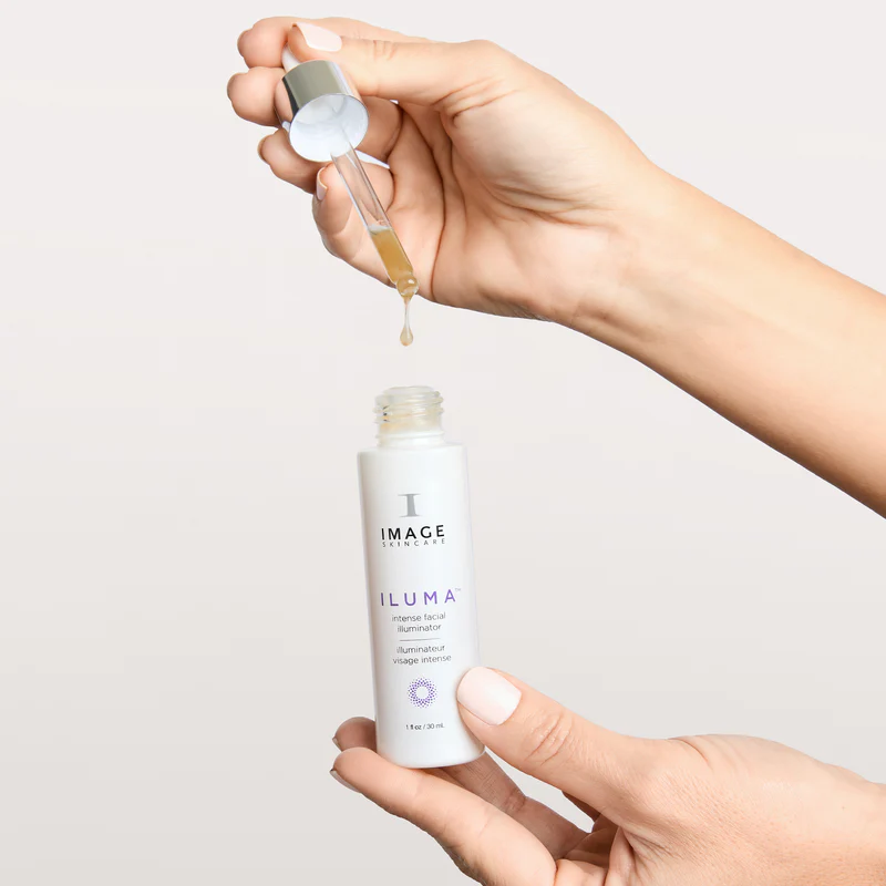 ILUMA_intense_facial_illuminator_PDP_R05_1964c2bb-e1c6-4f7d-a742-255564a0f1d6 Озаряващ серум за лице IMAGE Skincare ILUMA Intense Facial Iluminator